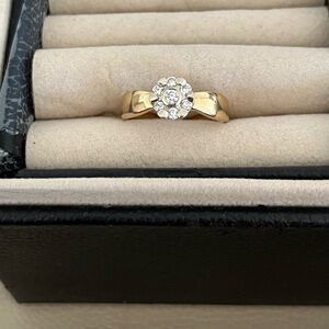 Diamonds ring in 10k yellow and white gold